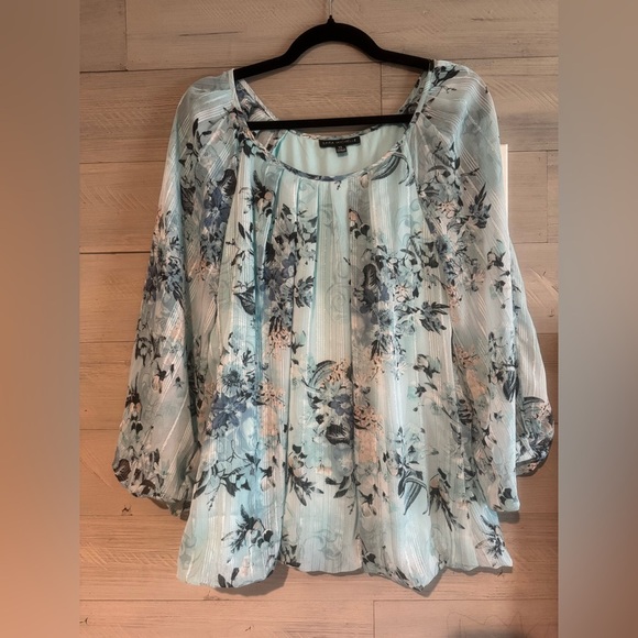 Sara Michelle Light Blue Floral Blouse - Picture 6 of 8